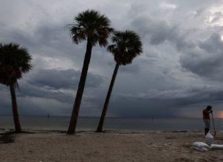 Hurricane Ian forces airways to ax west Florida flights 107125011 16642856382022 09 27t015945z 1223373479 rc2apw9v199d rtrmadp 0 storm ian florida