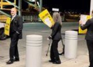 Flight attendants protest schedule havoc at airports throughout U.S. 309022121 458551916308246 4854751816173892555 n