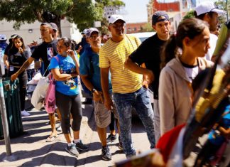 El Paso mayor says metropolis’s objective is to assist bus migrants to their locations, deal with them like human beings El Paso migrants Reuters