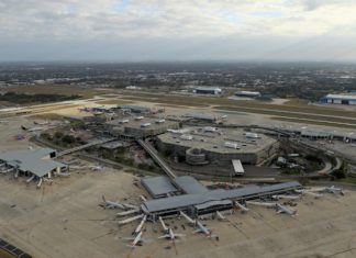 Some Florida airports closing forward of Hurricane Ian GettyImages 1299625305