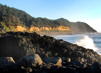 Various Seaside Close to Yachats With Journey, Romance, Agates yach strawb splash south