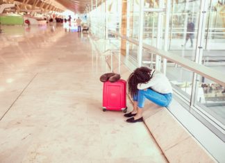 Right here’s What Occurred After I By chance Took a Stranger’s Carry-on Bag to Chicago Hero StrangerCarryOn shutterstock 687392182