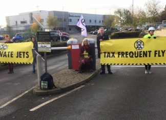 European Protestors Block Enterprise Aviation Airports fhmnwxcwqai7r j