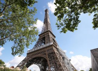 French tourism sector awaits return of Chinese language guests – World