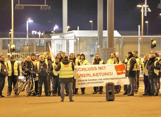 Strikes hit two German airports in public staff pay dispute