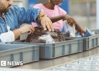 Airport scraps 100ml liquid rule with new scanners