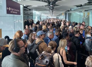 Chaos at UK airports as nationwide border system fails