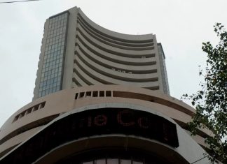 Indian Railway Catering & Tourism Corporation share price Today Live Updates : Indian Railway Catering & Tourism Corporation Surges in Trading