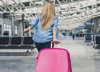 You should never travel with a ‘colourful suitcase’, security expert warns