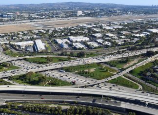 Small plane crashes at John Wayne Airport, 2 injured – NBC Los Angeles