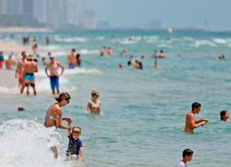 Expert tips to book cheap spring break travel now