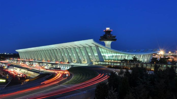 Washington_Dulles_International_Airport_at_Dusk.jpg